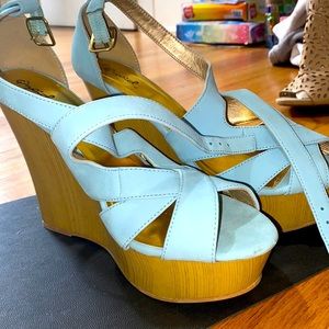 Blue strapped wedges